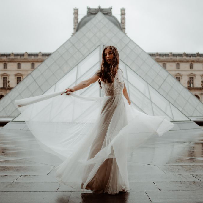 Modern Wedding in Paris (Act I) – Editorial at the Louvre